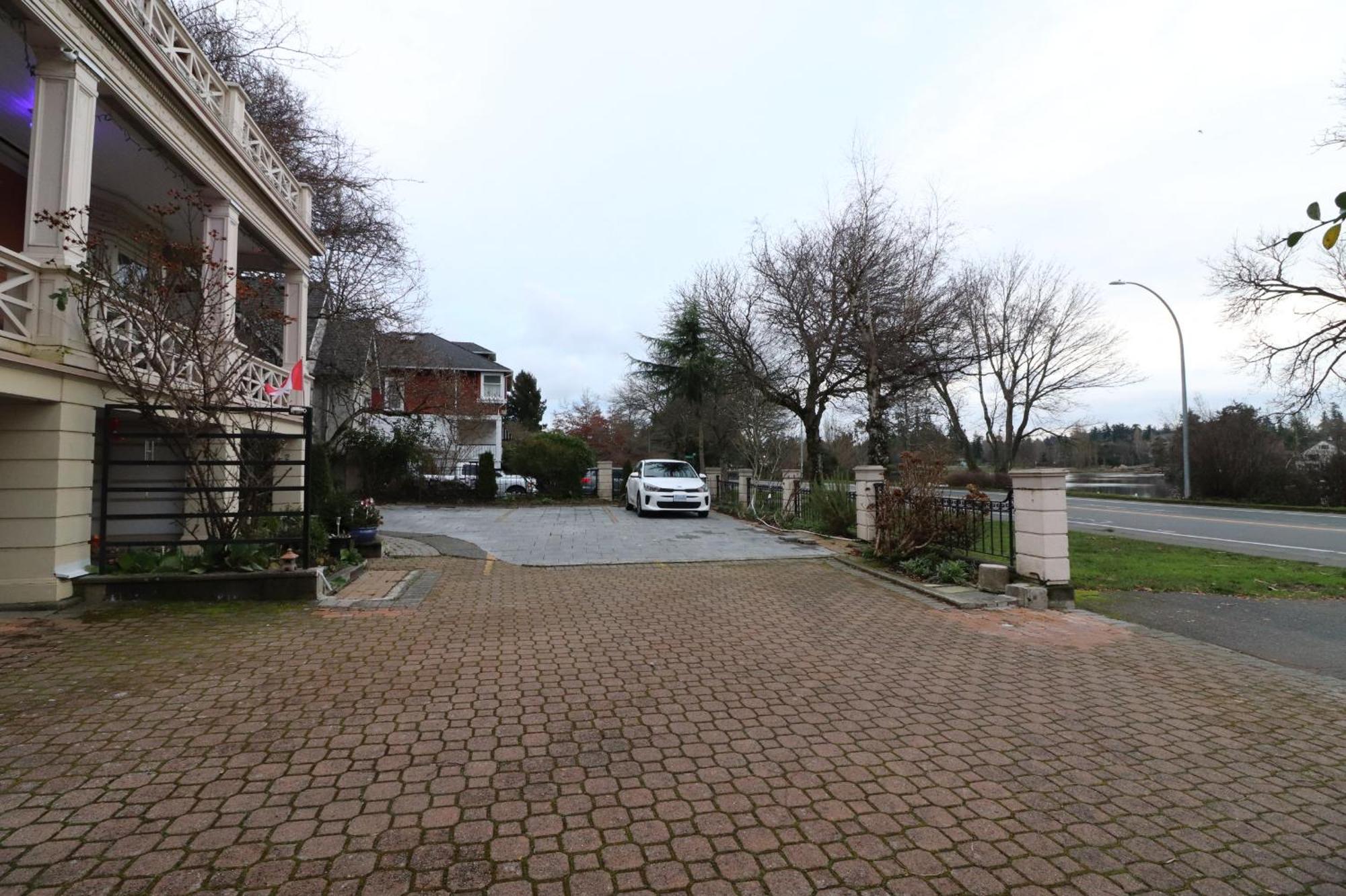 Lipton Place By Elegant Waterfront Esquimalt Exteriör bild